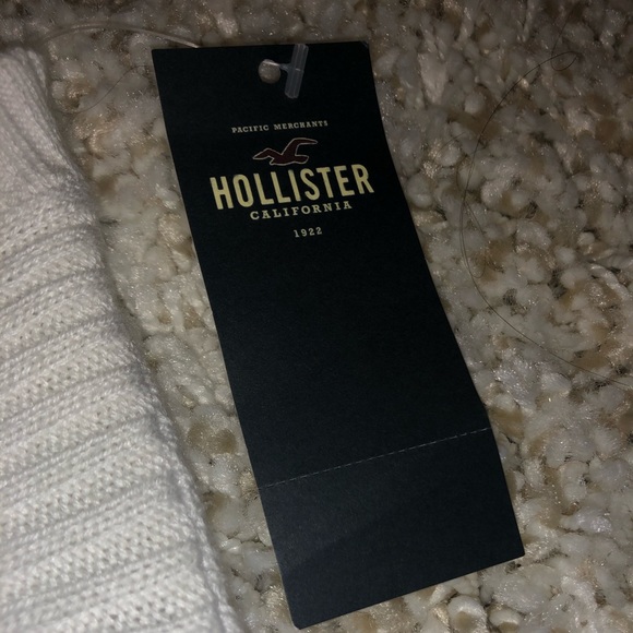 Brand New Hollister Sweater With Black Stripe - Picture 3 of 4